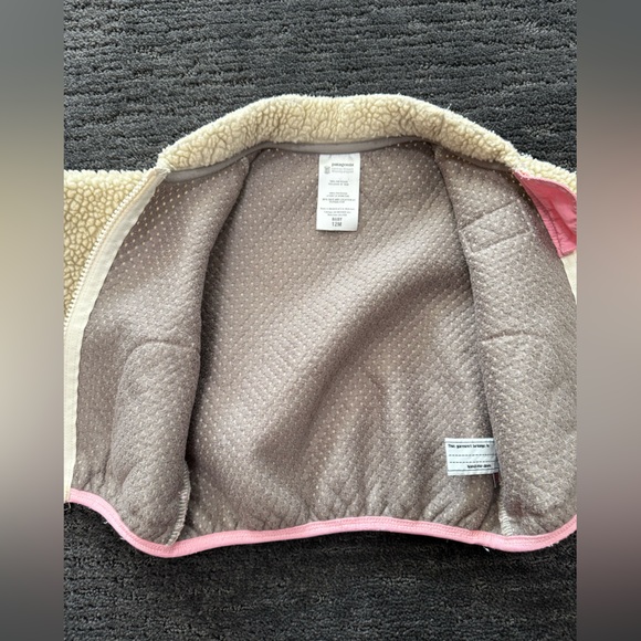 Patagonia Beige and Pink Sherpa Jacket - Picture 3 of 3